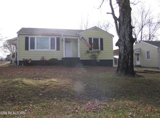 1302 W 2nd Ave, Lenoir City, TN 37771