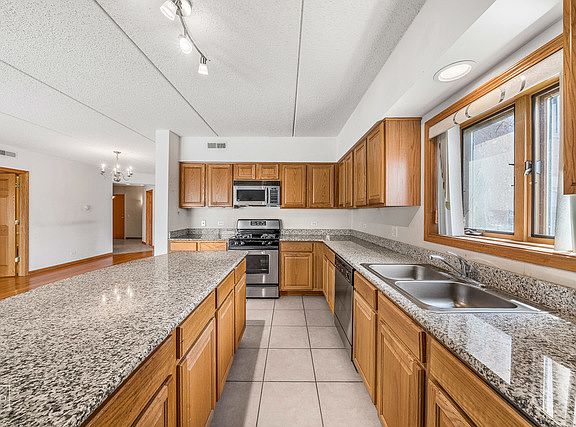5th image of 2919 N Harlem Ave APT 214