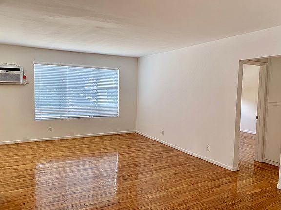 2nd image of 934 N Gardner St APT 3