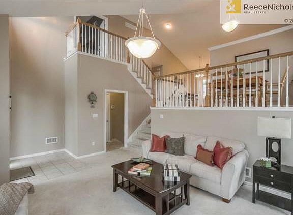 VAULTED CEILINGS AND NEUTRAL PAINT