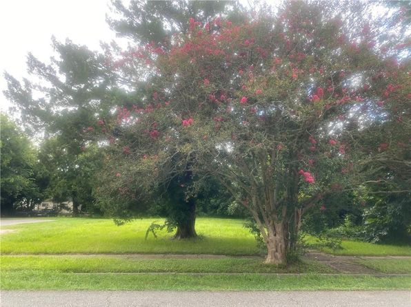 1422 Jefferson St, Gretna, LA 70053