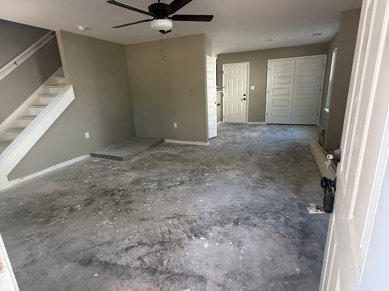2 bed, 1.5 bath, 1000 sqft, $1,250 — Photo 2