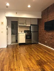 Rented by KNOCKKNOCK LLC