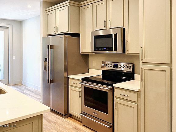 4th image of 2501 Bienville Blvd #123