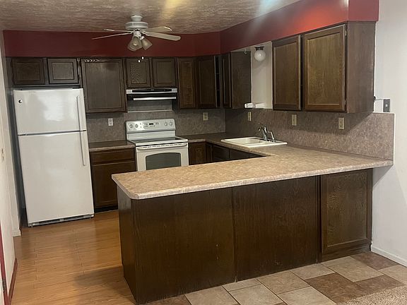 3rd image of 48 Aspen Grove Dr E APT Q3