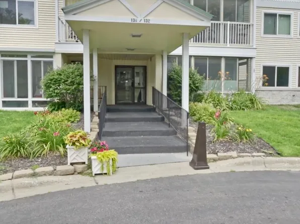 132 Demont Ave E APT 326, Little Canada, MN 55117
