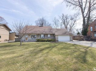 26621 W River Rd, Grosse Ile, MI 48138