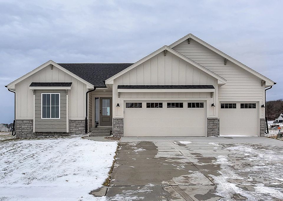1st image of 10042 Crownland Pl