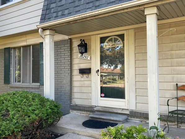 26292 Franklin Pointe Dr, Southfield, MI 48034