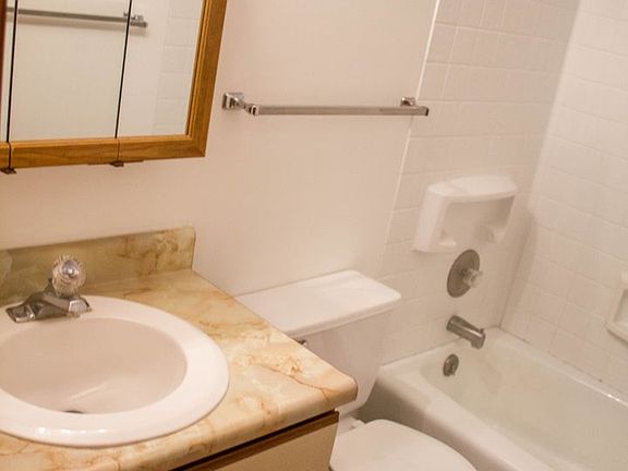 4th image of 945 D St #12