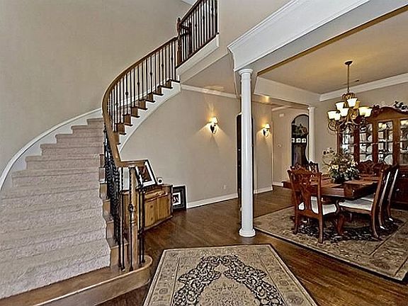 5th image of 1204 Chesapeake Dr