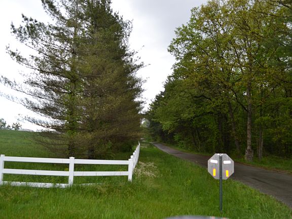 2nd image of Beehive Ln