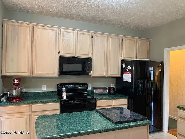 85 Sawmill Rd W — Photo 9