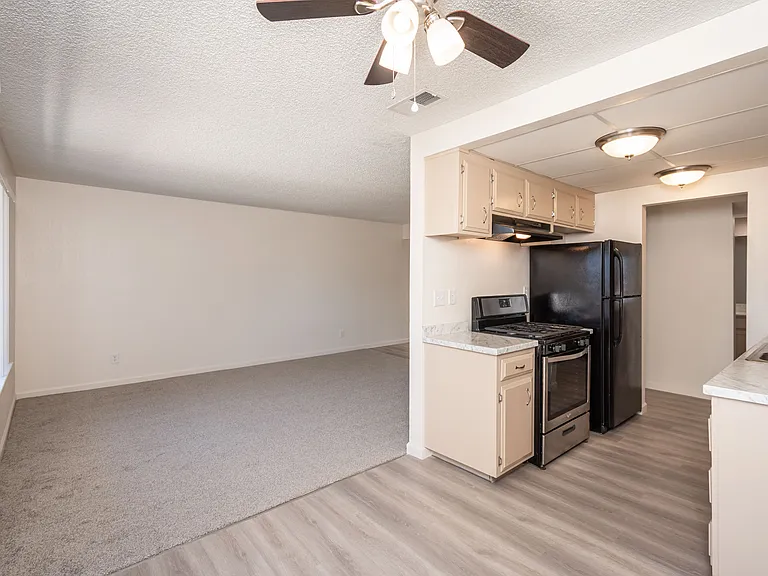 Timbers Apartments — Photo 24