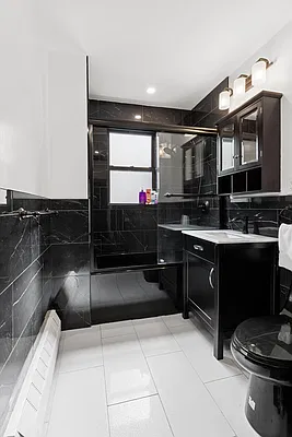 Bathroom, photo 2