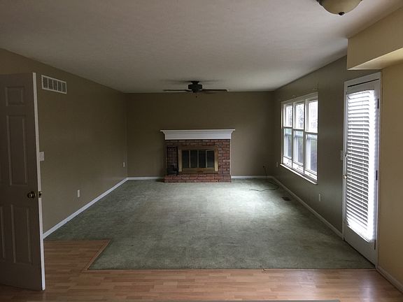3rd image of 889 Genenbill Dr