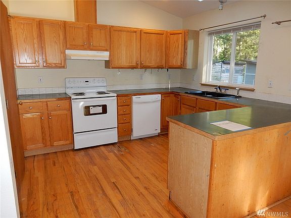 2nd image of 26262 Leyman Ln NE