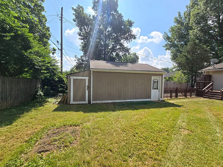 9809 Old Six Mile Ln — Photo 41