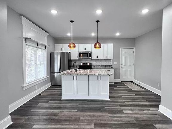 5th image of 166-170 Dakota Ave #166