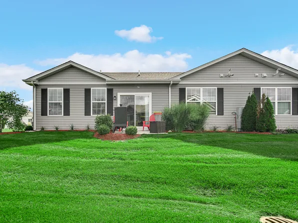 6338 Juniper Dr, Wonder Lake, IL 60097
