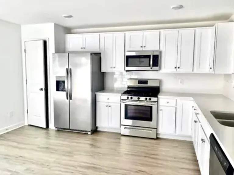237 Hudson Dr — Photo 40