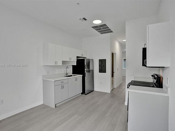 2nd image of 1567 NW 1st St #5