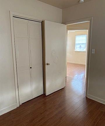 4th image of 3707 Mistletoe St #1