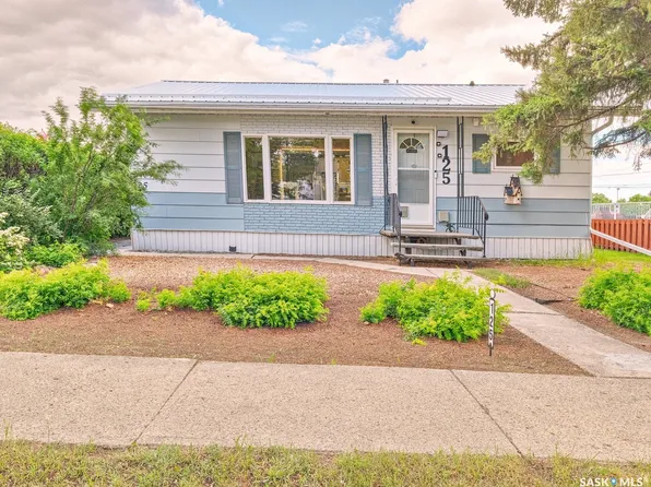 125 5th Avenue W, Rosetown, SK S0L 2V0