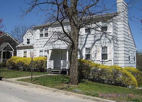 1st image of 2 Putnam Ave