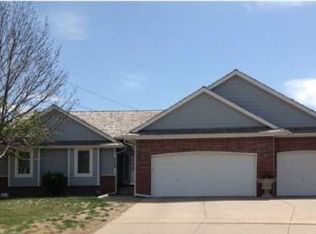 9509 E Pebblebrook Ct, Wichita, KS 67207