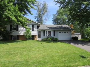 8076 Bamm Hollow Rd, Clay, NY 13041