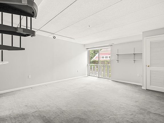 2nd image of 17 Healey St APT 201