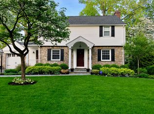 130 Siwanoy Blvd, Eastchester, NY 10709