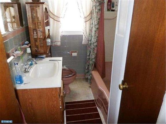 5th image of 119 Delaware Ave