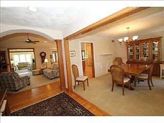 2nd image of 11865 Glengarry Ct