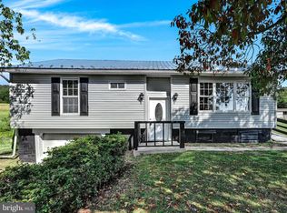 210 W Mountain Rd, Hegins, PA 17938