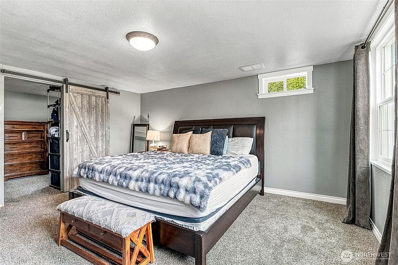 3rd image of 412 SE 5th Street
