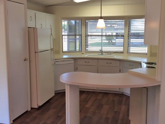 2nd image of 3840 Sabal Dr