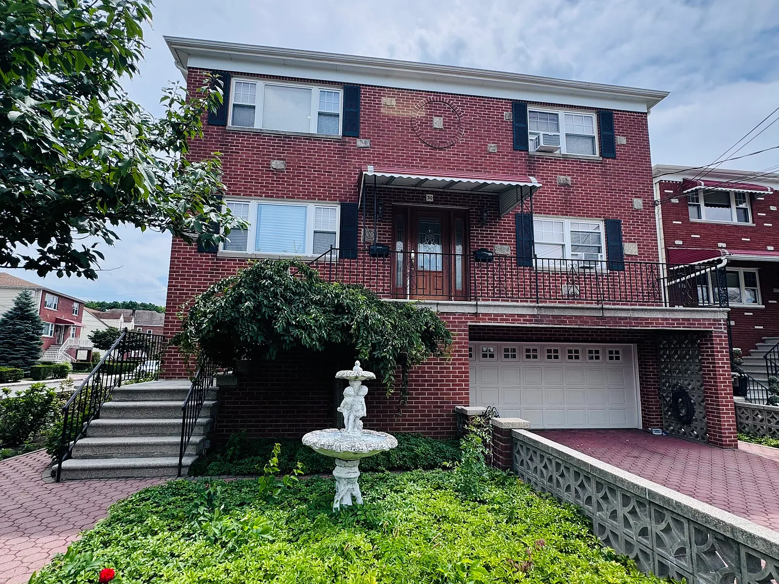 Ambrose Pl, Yonkers — Photo 1