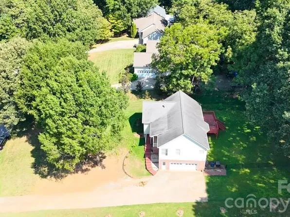 203 Springfield Rd, Statesville, NC 28625