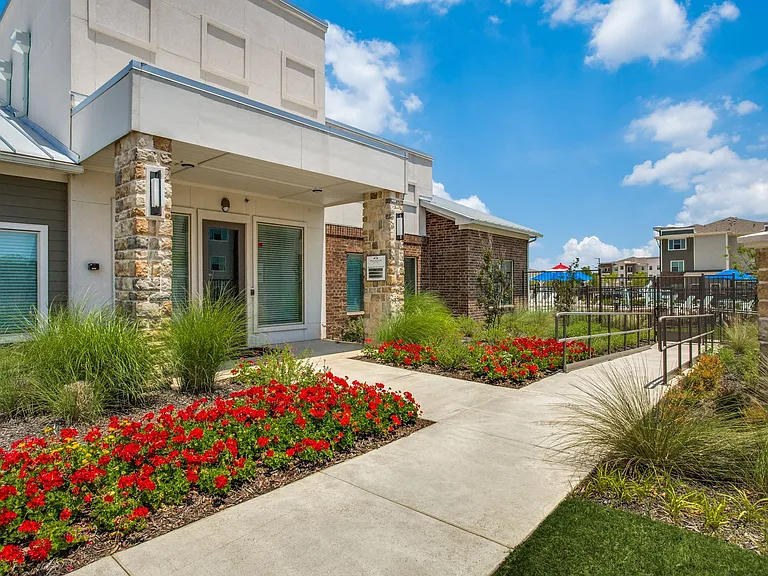 Palladium Denton — Photo 10