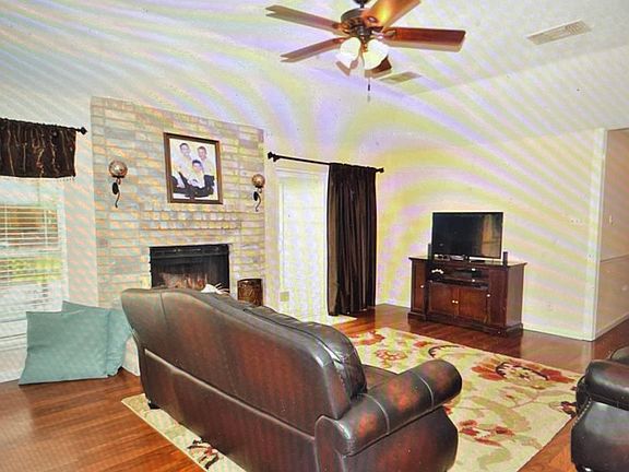 5th image of 420 Windhollow Cir