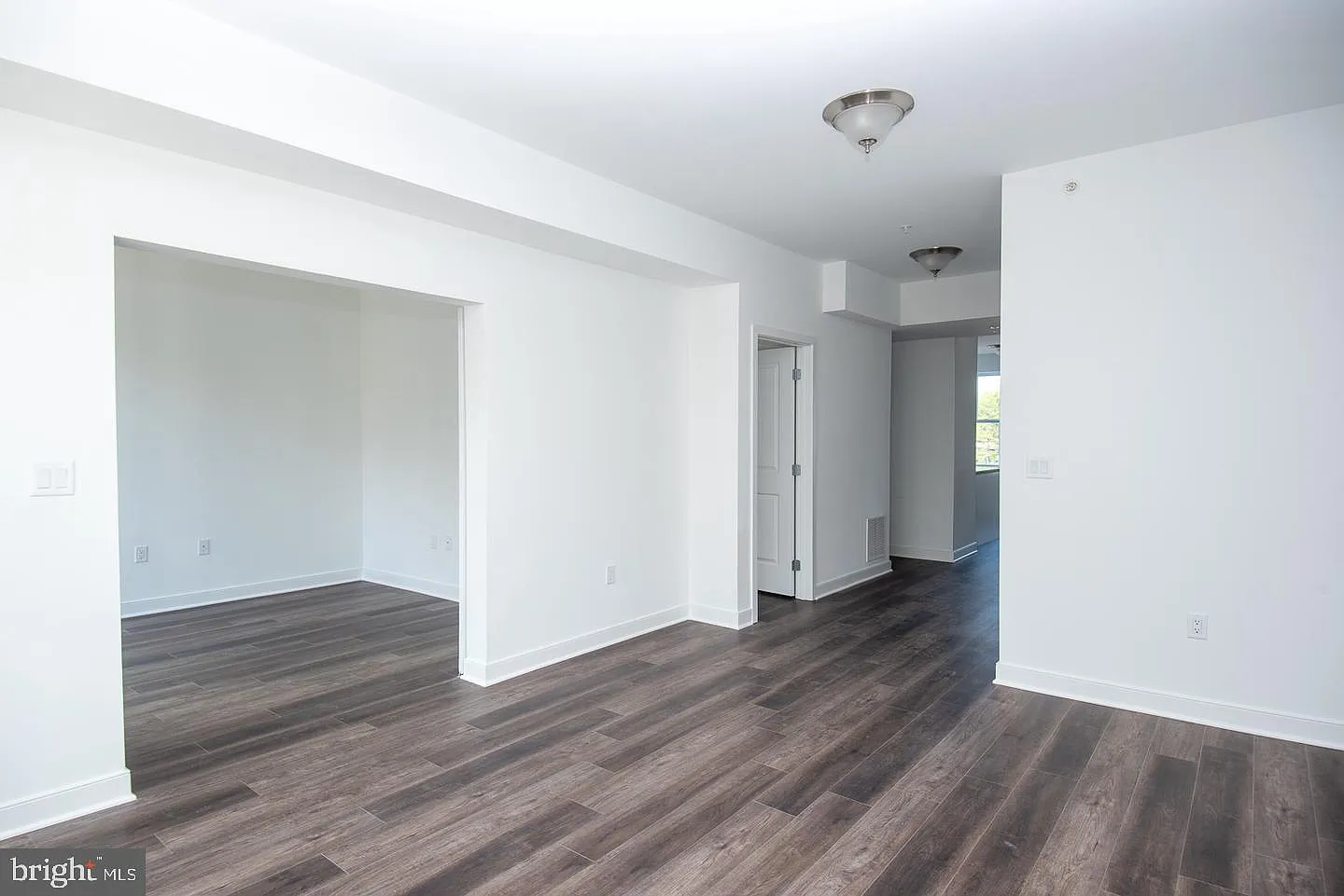 3 bed, 3.0 bath, $3,800 — Photo 3