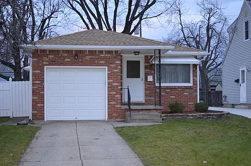 147 Edgewood Ave Photo 1