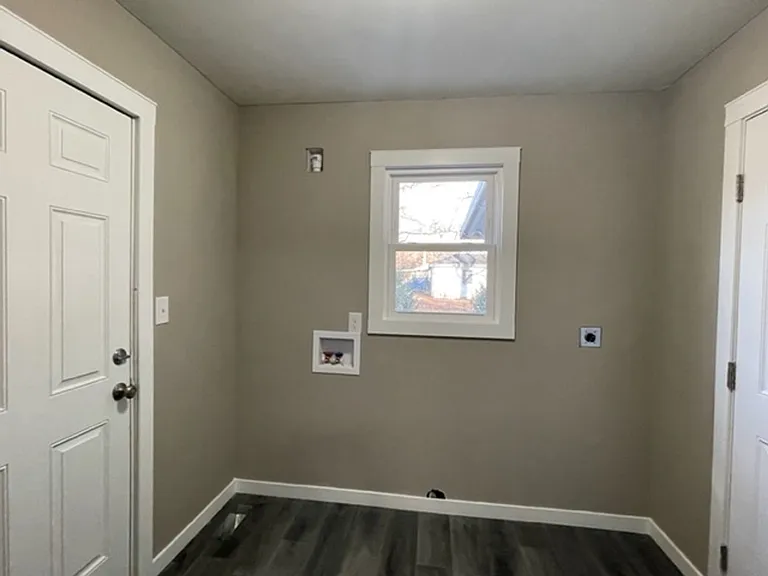 1213 E Wayland St — Photo 7
