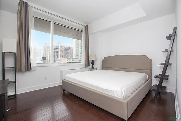 Rented by Akam Sales and Brokerage | media 8