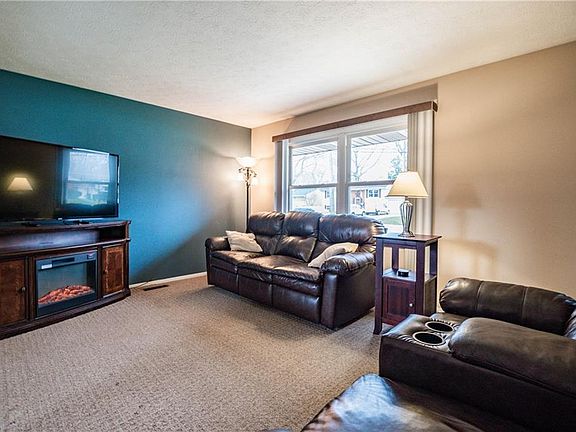 5th image of 805 Green Forest Dr