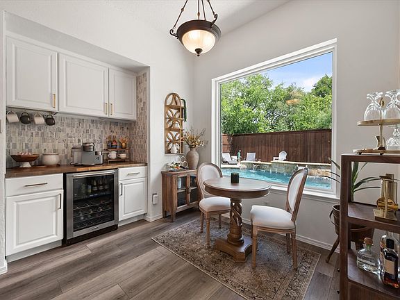 3rd image of 601 Mesa Vista Dr
