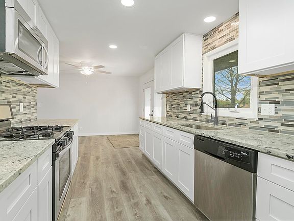 5th image of 9676 Petunia Dr