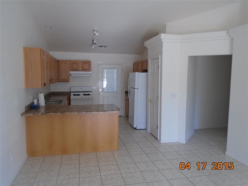 2nd image of 3978 Lindsey Ave
